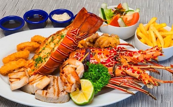 Bisnis makanan restoran seafood