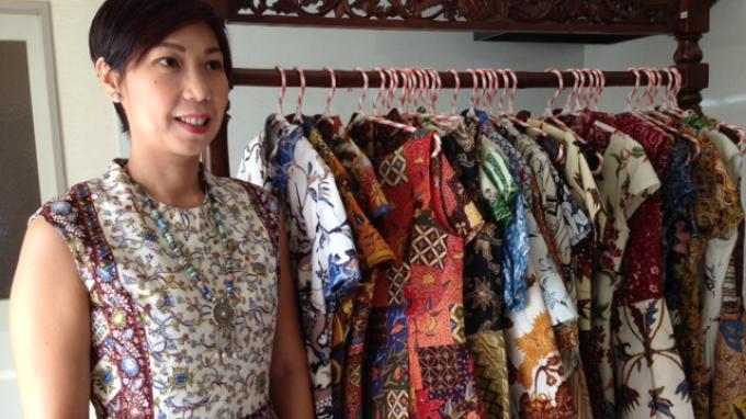 Linda Sudarsono ~ Kesuksesan Desainer Batik Indonesia Di 