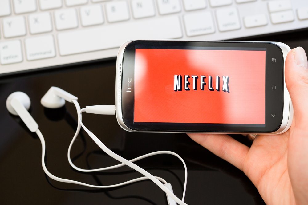 streaming film di smartphone dengan Netflix