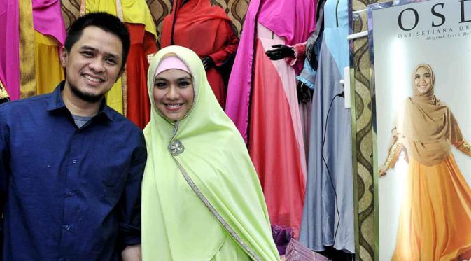 Membedah Bisnis Oki Setiana Dewi Di Bidang Fashion Busana Muslimah