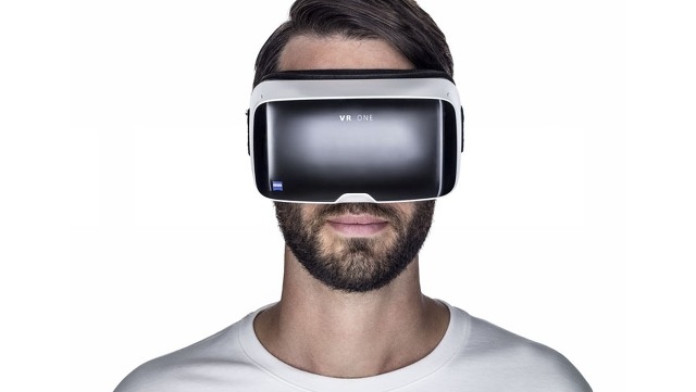 Virtual Reality (VR)